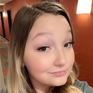 Meet your Posher, Kristin